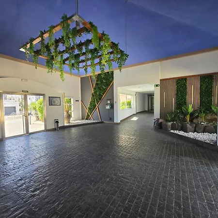 Appartement Superbe Avec Solarium Et Piscine Communautaire Roses